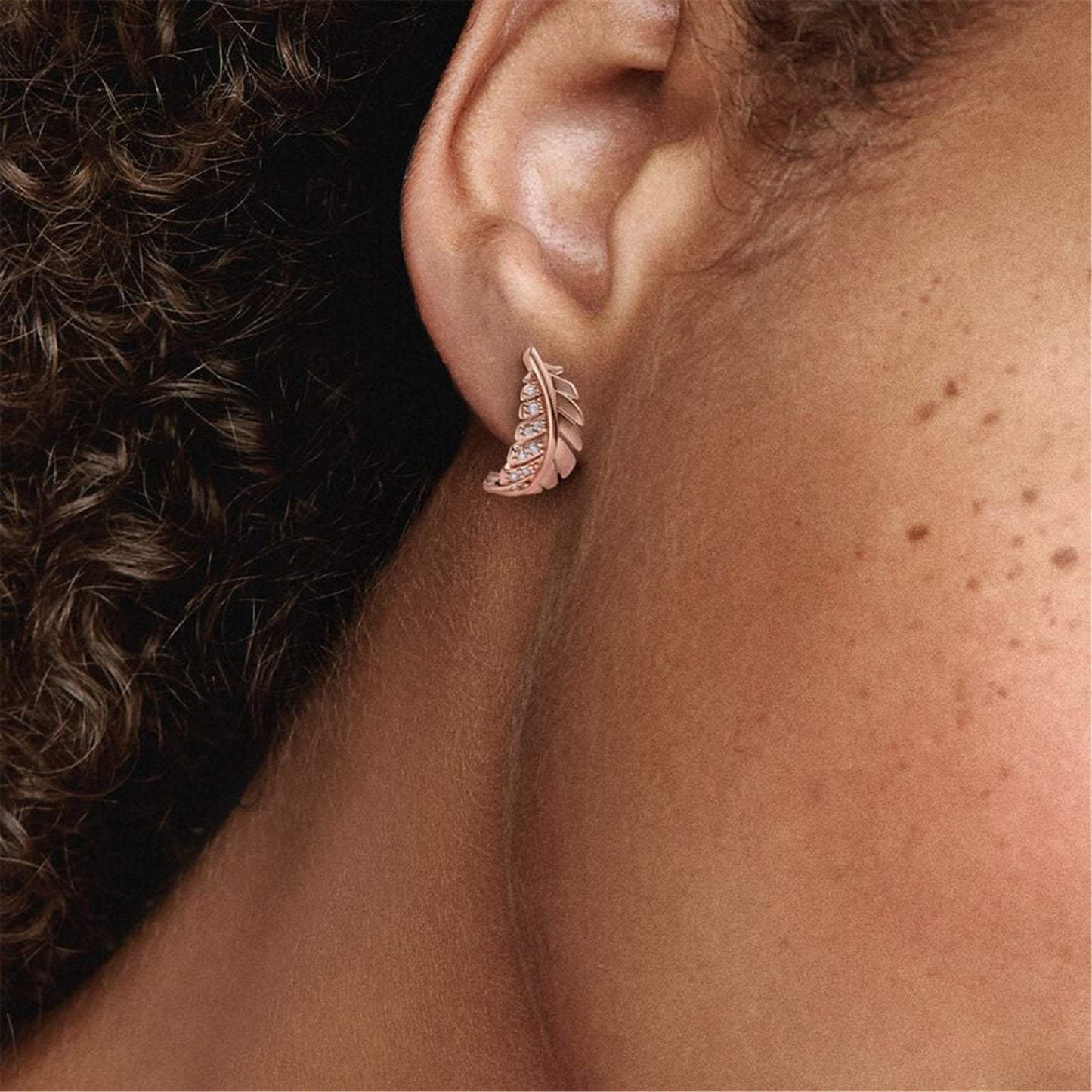 S925 Sterling Silver Floating Curved Feather Stud Earrings