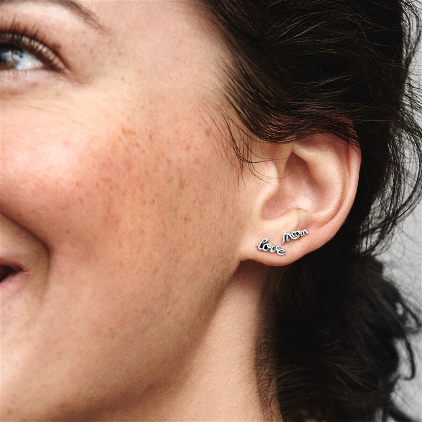 S925 Sterling Silver Love Mum Stud Earrings