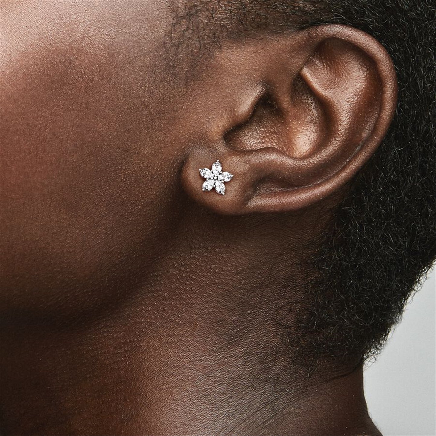 S925 Sterling Silver Sparkling Flower Stud Earrings