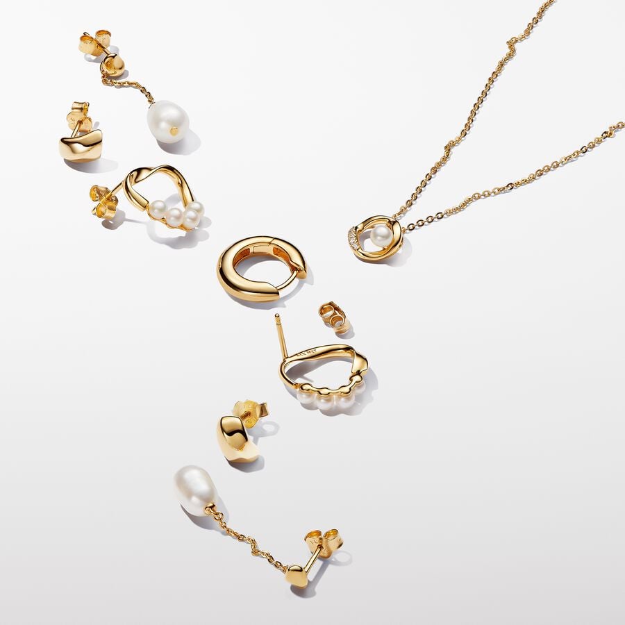 Organically Shaped Pavé Circle & Treated Cultured Pearl Collier Necklace