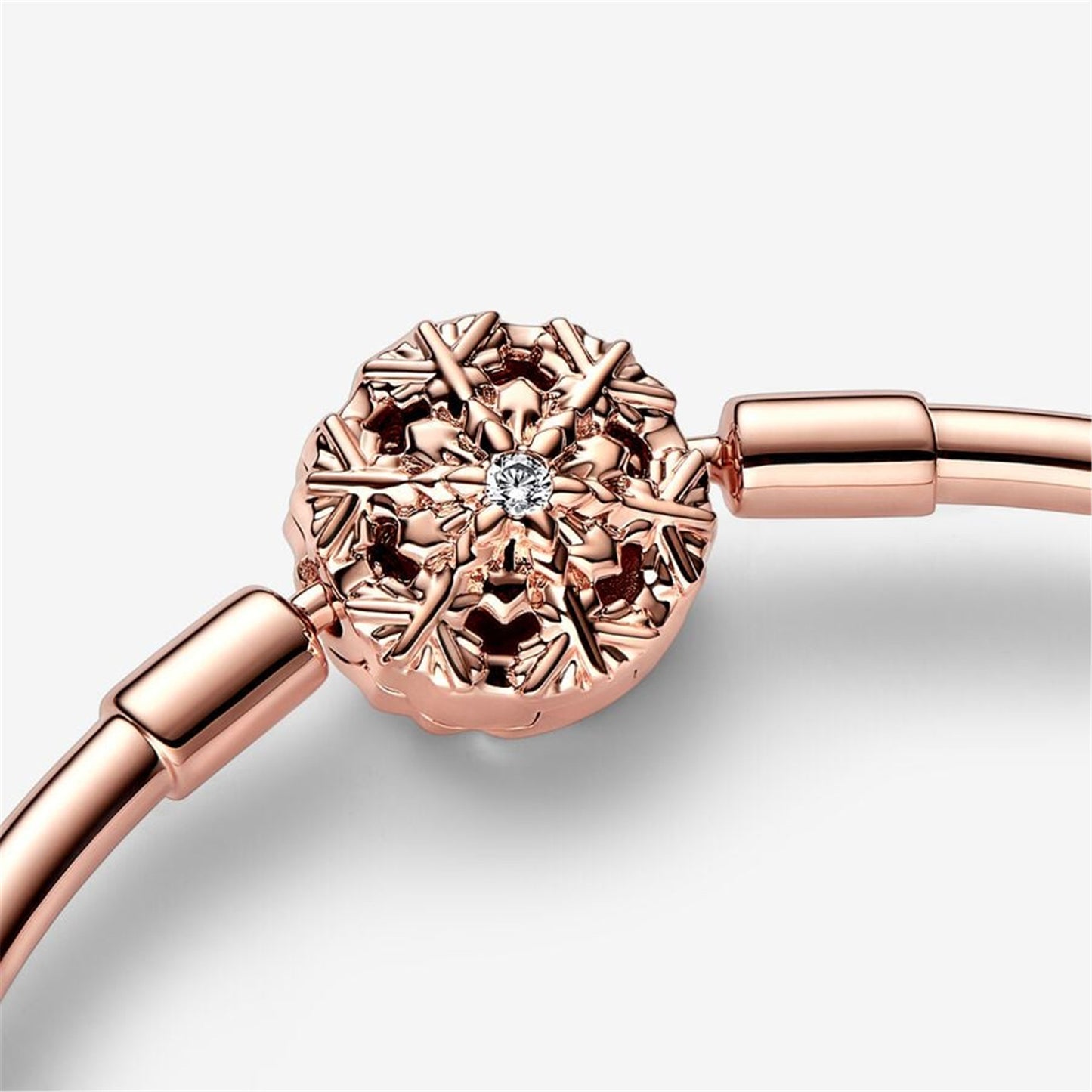 S925 Sterling Silver Moments Sparkling Snowflake Clasp Bangle
