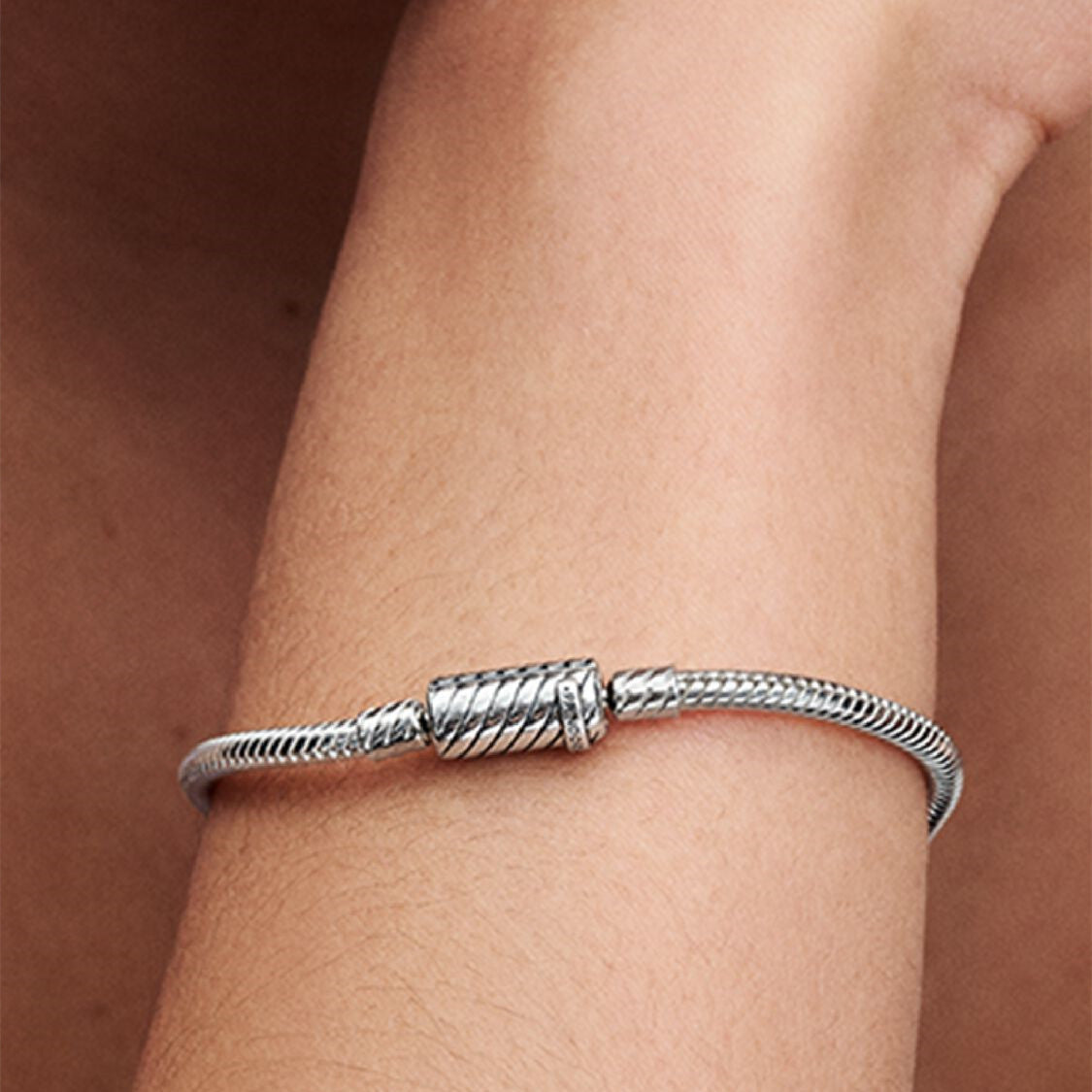 S925 Sterling Silver Easy-Close Magnetic Clasp Snake Chain Bracelet